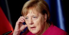 Angela Merkel ‘to abandon key CDU party role’