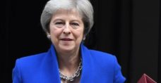 Theresa May seeks business support for Brexit plan