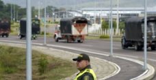 Venezuela crisis: Aid lorries stuck in Colombia border city